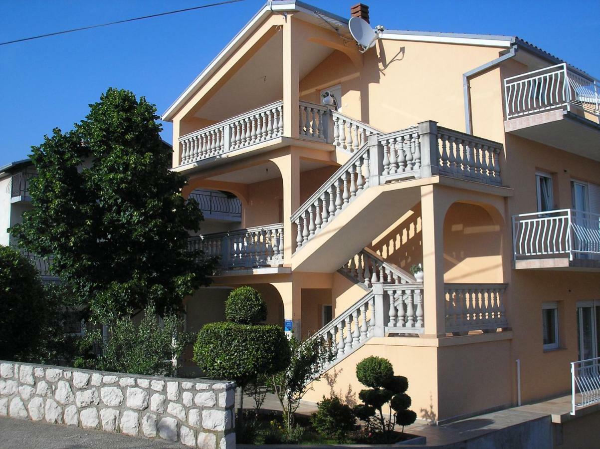 Apartment Sara Novi Vinodolski Exterior photo